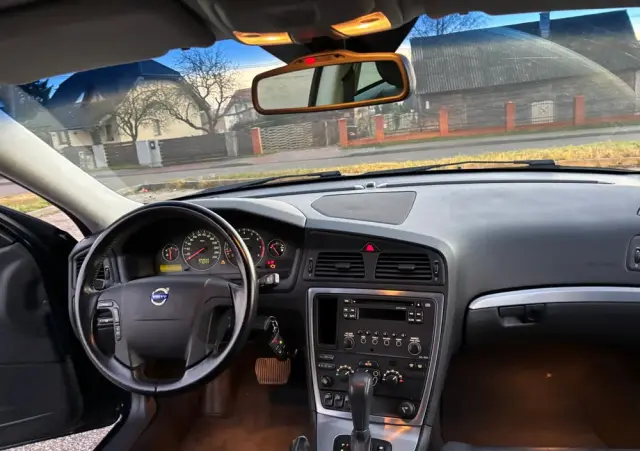 VOLVO V70 2.4 Momentum