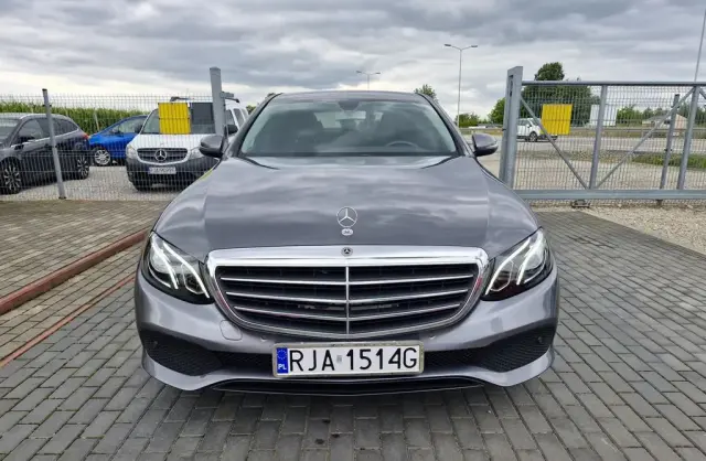 MERCEDES-BENZ Klasa E 