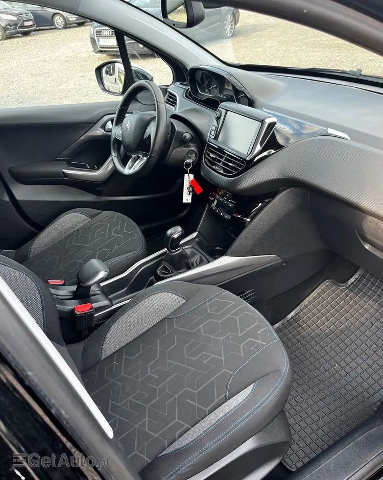 PEUGEOT 2008 PureTech 82 Allure