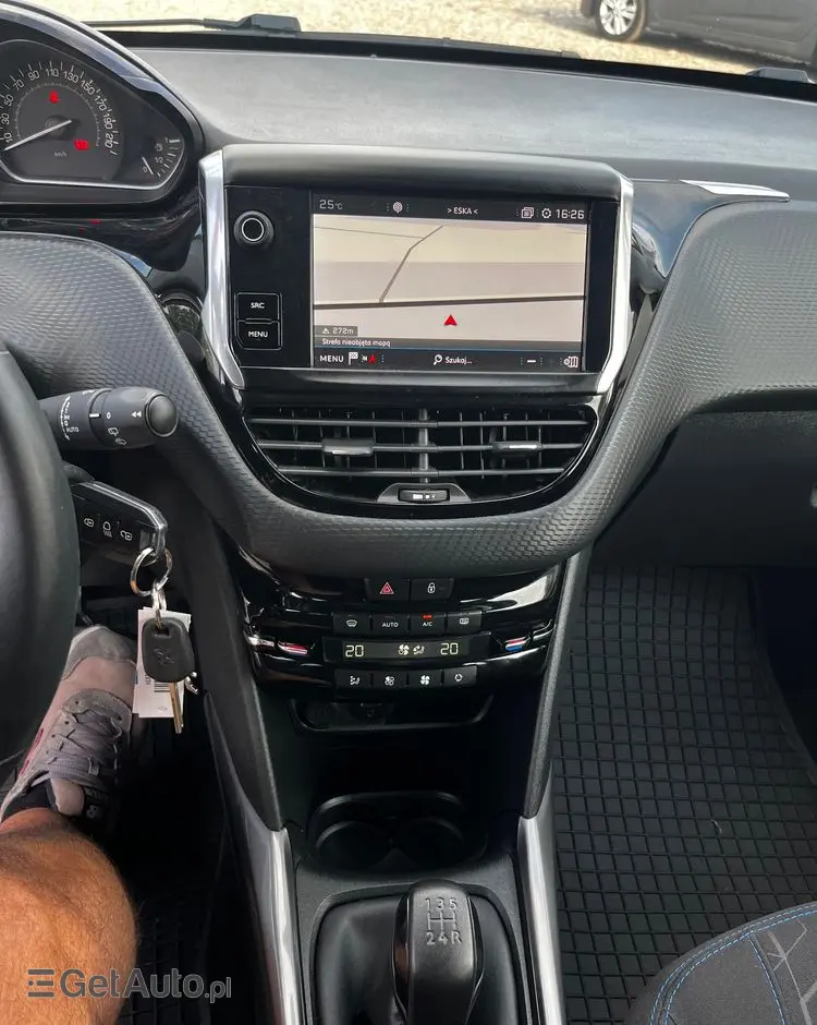 PEUGEOT 2008 PureTech 82 Allure