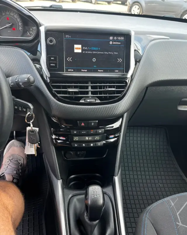 PEUGEOT 2008 PureTech 82 Allure