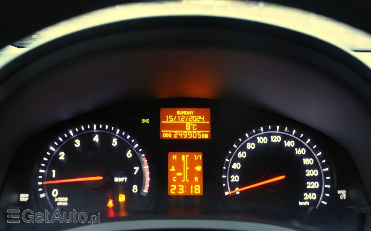 TOYOTA Avensis 1.8 Premium