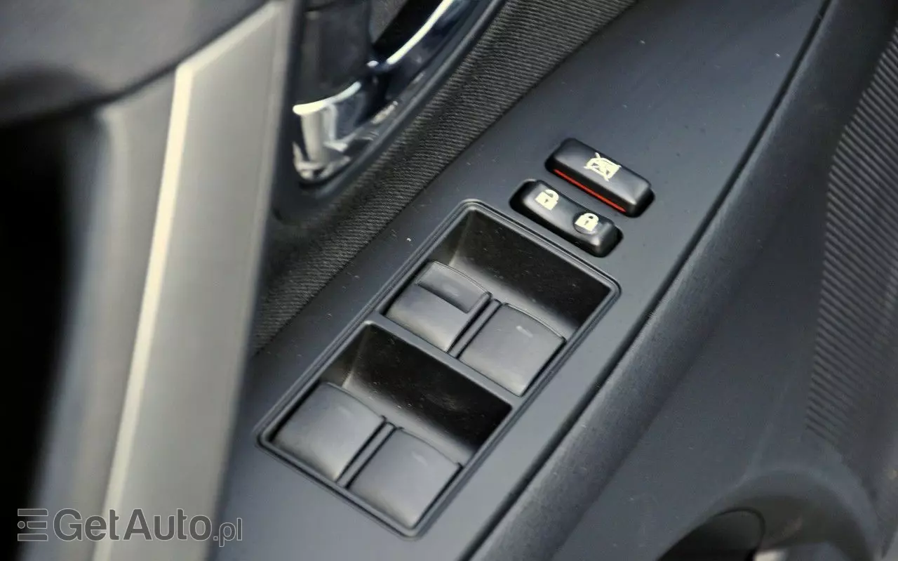 TOYOTA Avensis 1.8 Premium