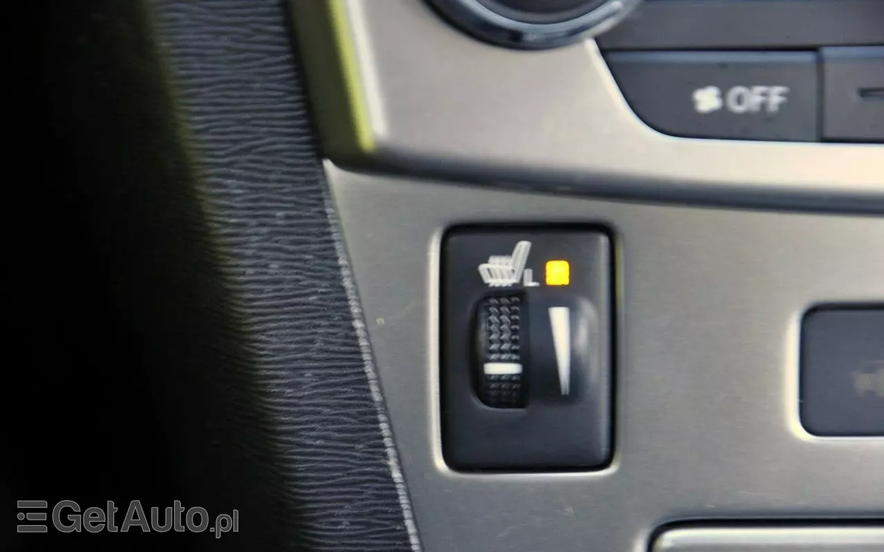 TOYOTA Avensis 1.8 Premium