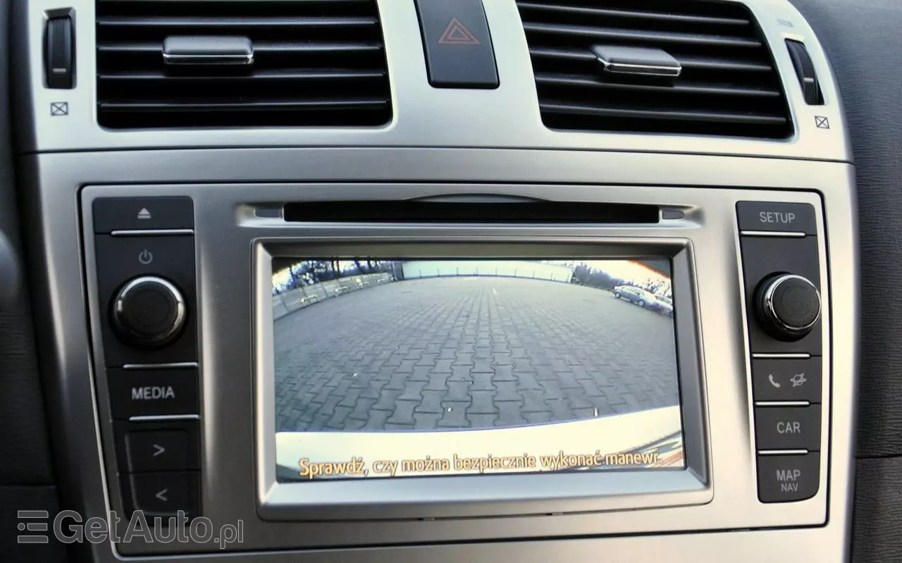 TOYOTA Avensis 1.8 Premium