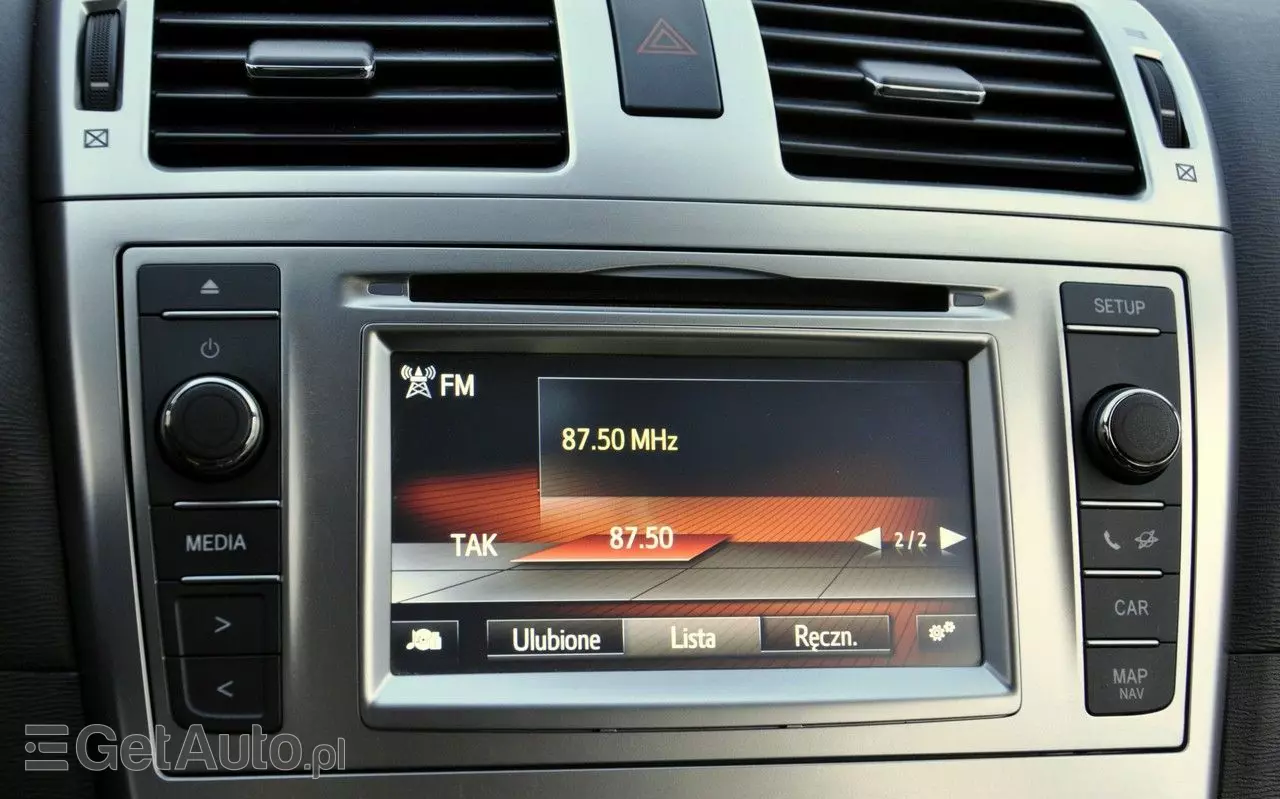 TOYOTA Avensis 1.8 Premium