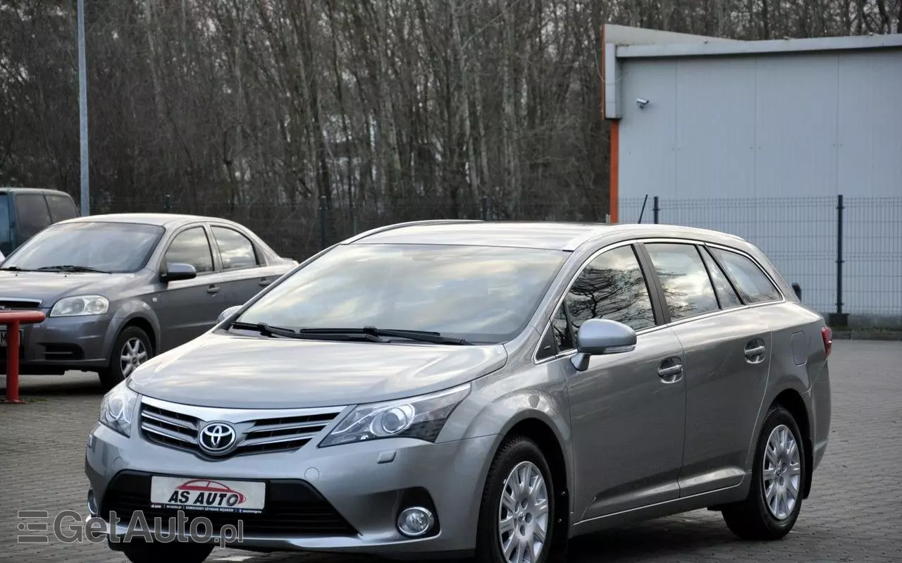 TOYOTA Avensis 1.8 Premium