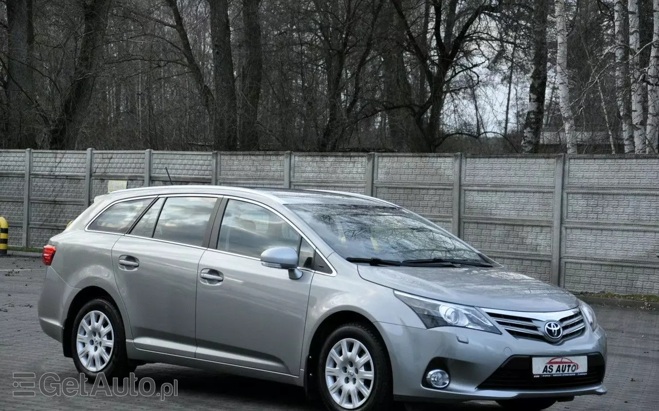 TOYOTA Avensis 1.8 Premium