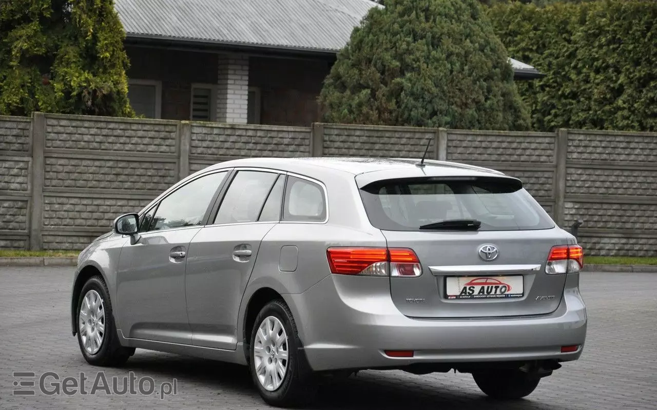TOYOTA Avensis 1.8 Premium