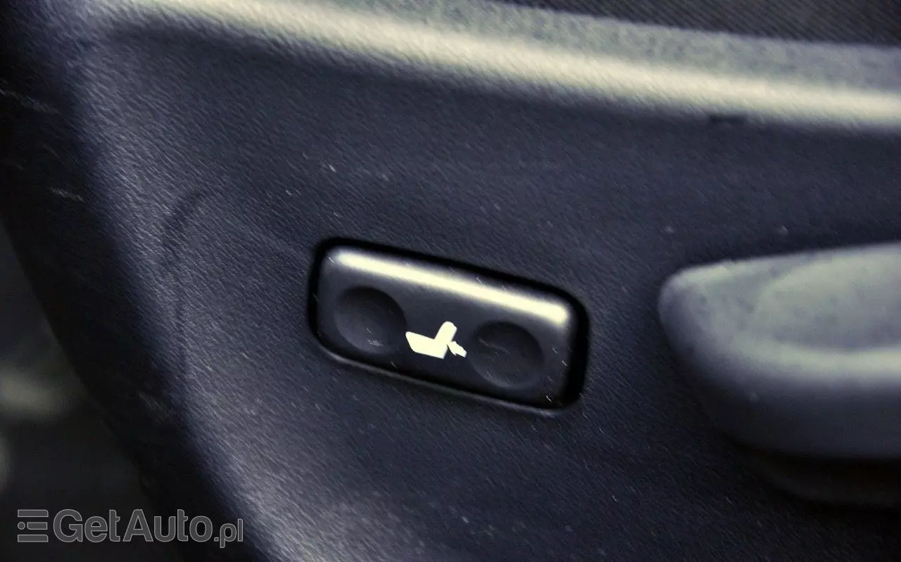 TOYOTA Avensis 1.8 Premium