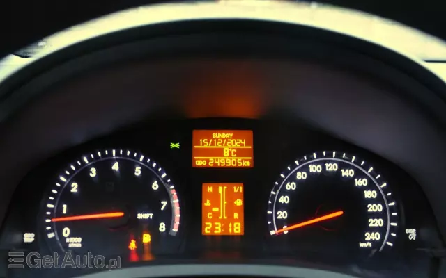 TOYOTA Avensis 1.8 Premium
