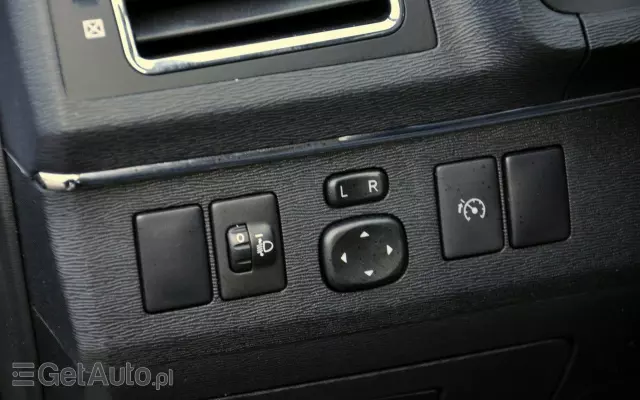 TOYOTA Avensis 1.8 Premium