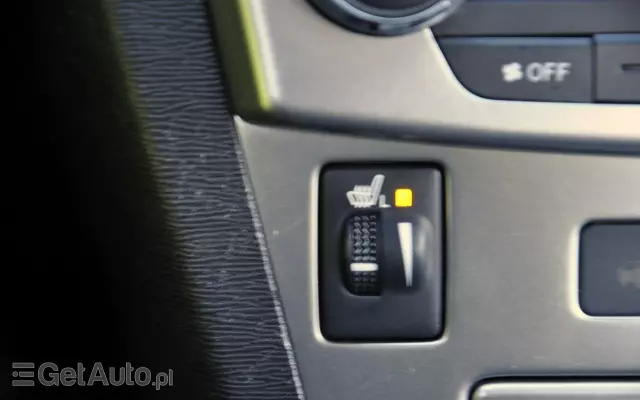 TOYOTA Avensis 1.8 Premium