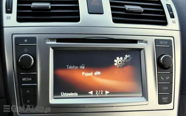 TOYOTA Avensis 1.8 Premium