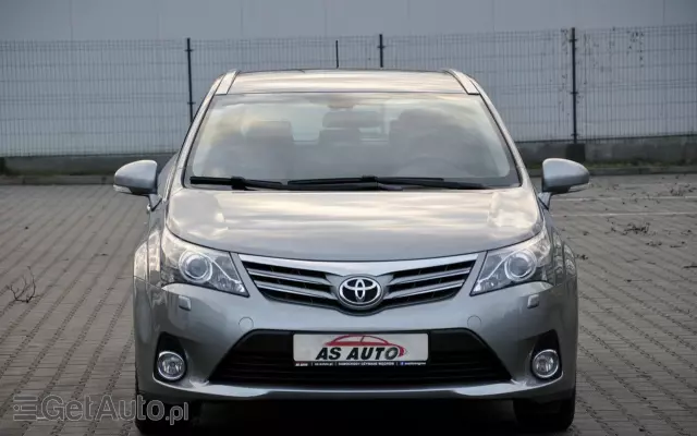 TOYOTA Avensis 1.8 Premium