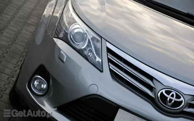 TOYOTA Avensis 1.8 Premium