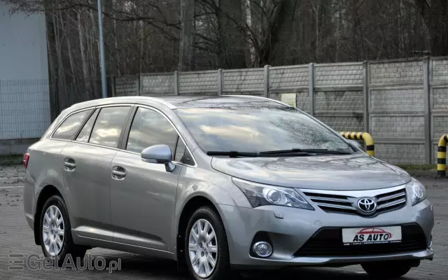TOYOTA Avensis 1.8 Premium