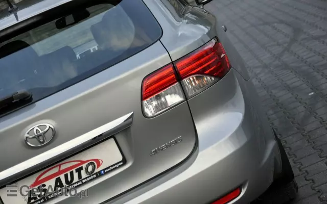 TOYOTA Avensis 1.8 Premium