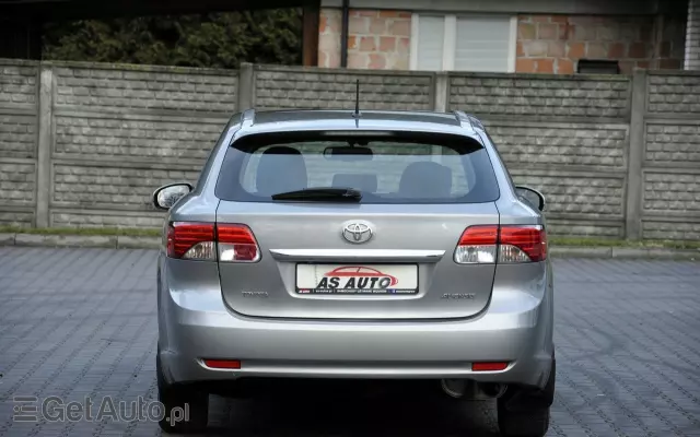 TOYOTA Avensis 1.8 Premium