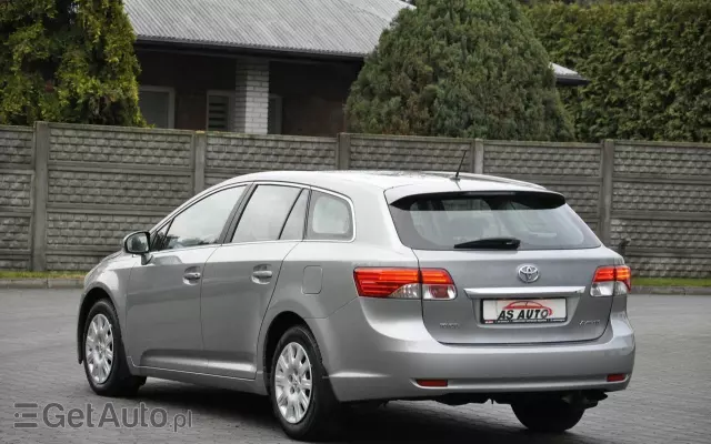 TOYOTA Avensis 1.8 Premium