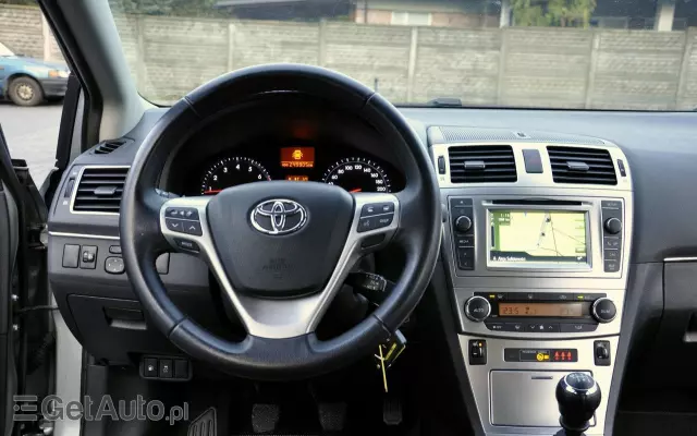 TOYOTA Avensis 1.8 Premium