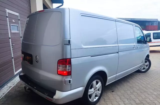 VOLKSWAGEN Transporter 