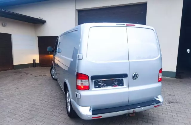 VOLKSWAGEN Transporter 