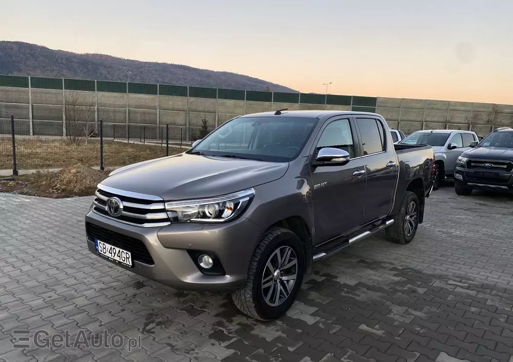 TOYOTA Hilux 2.4 D-4D Double Cab SR5 4x4