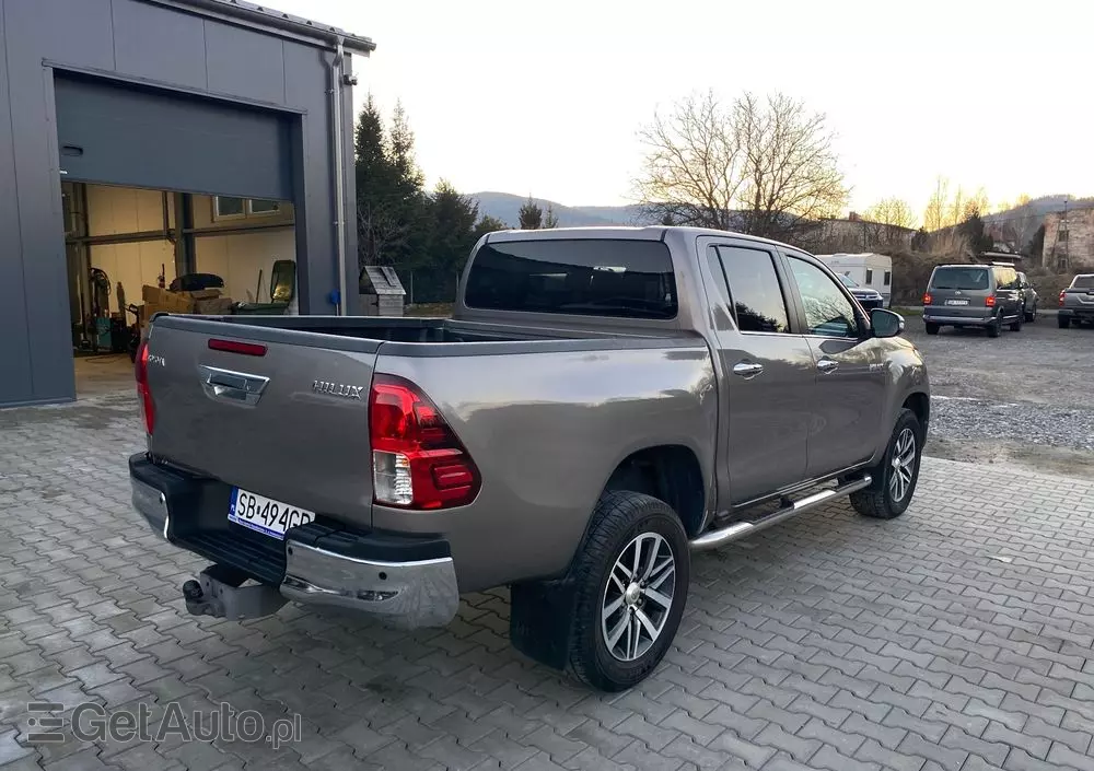 TOYOTA Hilux 2.4 D-4D Double Cab SR5 4x4