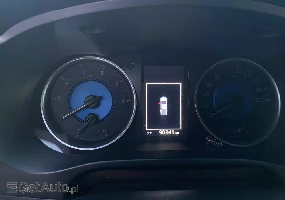 TOYOTA Hilux 2.4 D-4D Double Cab SR5 4x4