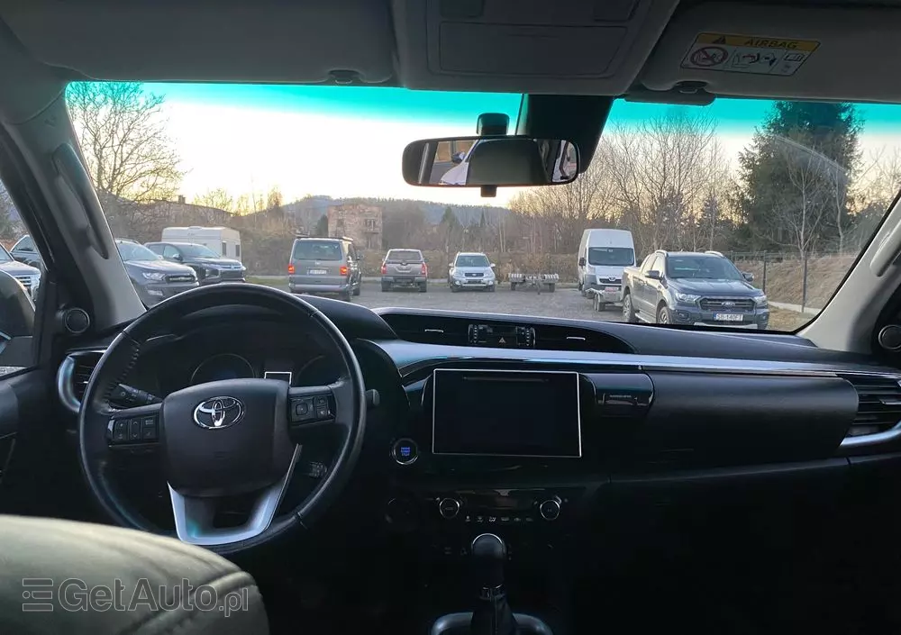 TOYOTA Hilux 2.4 D-4D Double Cab SR5 4x4