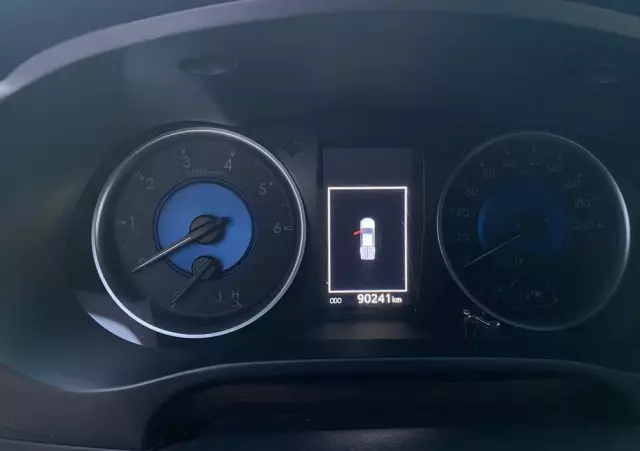 TOYOTA Hilux 2.4 D-4D Double Cab SR5 4x4