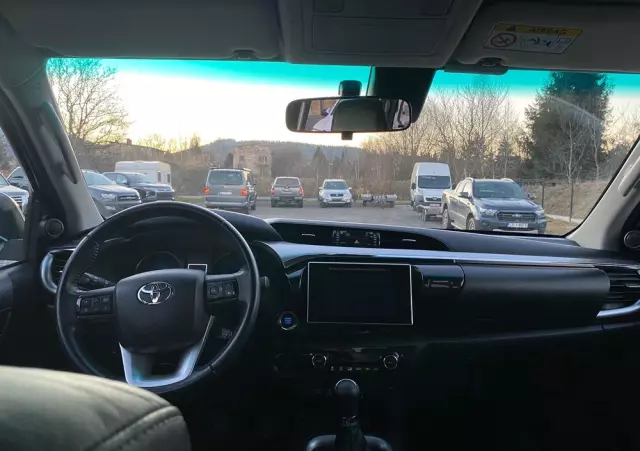 TOYOTA Hilux 2.4 D-4D Double Cab SR5 4x4