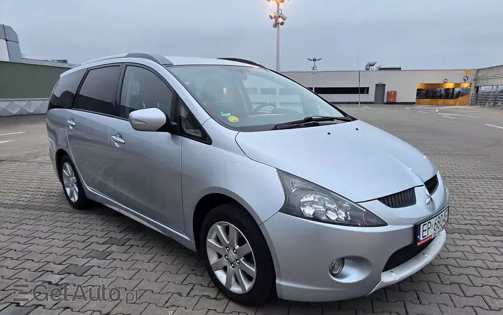 MITSUBISHI Grandis 