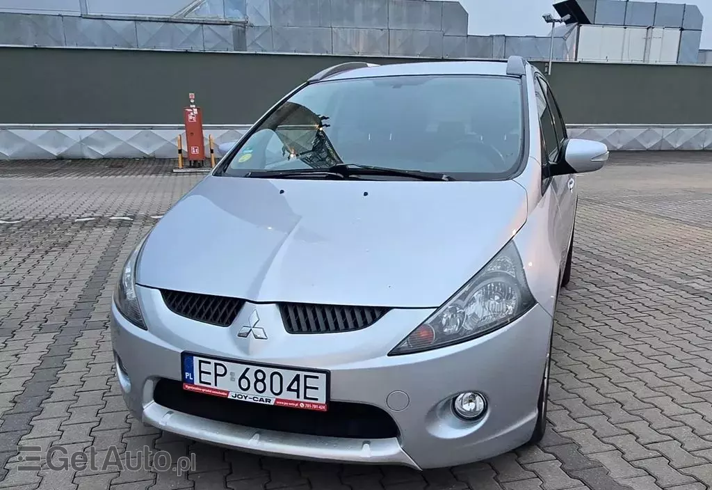 MITSUBISHI Grandis 