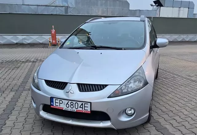 MITSUBISHI Grandis 