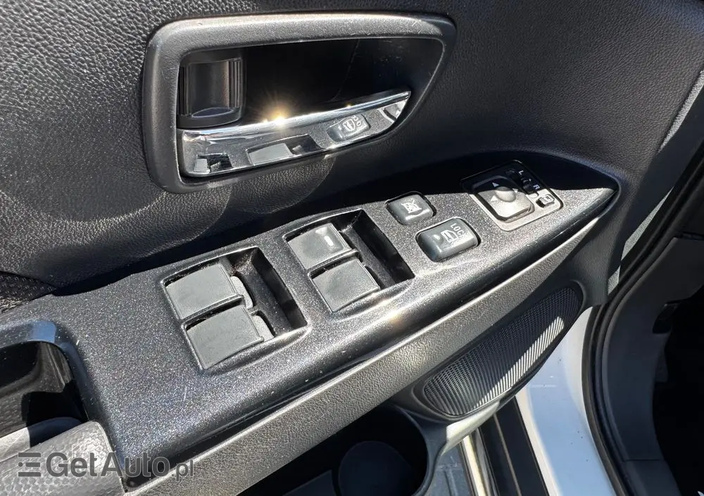PEUGEOT 4008 