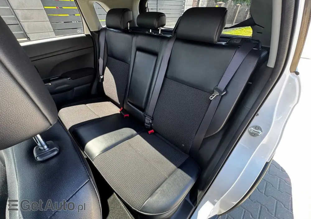 PEUGEOT 4008 