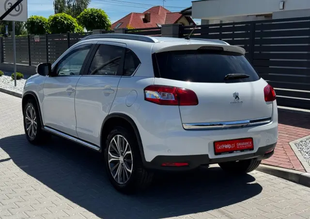 PEUGEOT 4008 