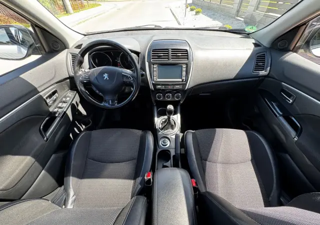 PEUGEOT 4008 