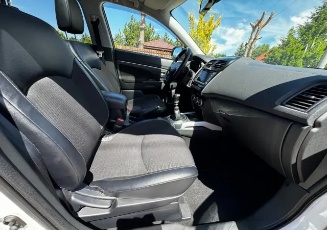 PEUGEOT 4008 