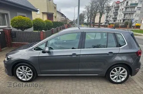 VOLKSWAGEN Golf Sportsvan 