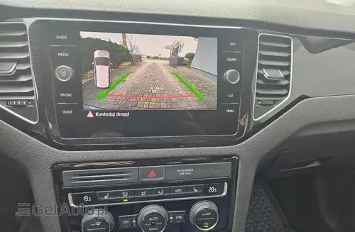 VOLKSWAGEN Golf Sportsvan 