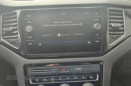 VOLKSWAGEN Golf Sportsvan 