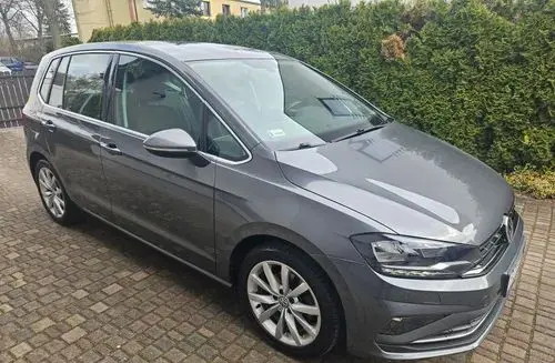 VOLKSWAGEN Golf Sportsvan 
