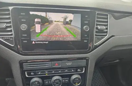 VOLKSWAGEN Golf Sportsvan 