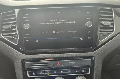 VOLKSWAGEN Golf Sportsvan 