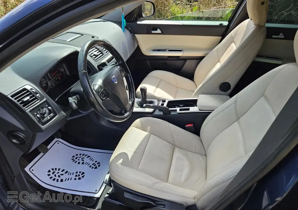 VOLVO V50 DPF D3 Summum