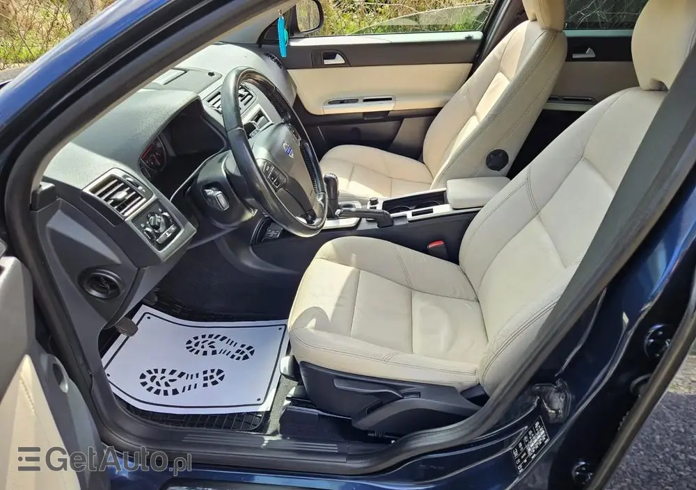 VOLVO V50 DPF D3 Summum