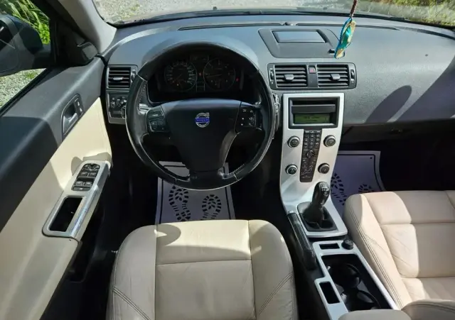 VOLVO V50 DPF D3 Summum